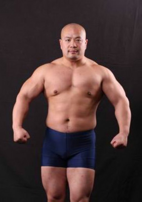 龙武&rarr;中国第一大力士