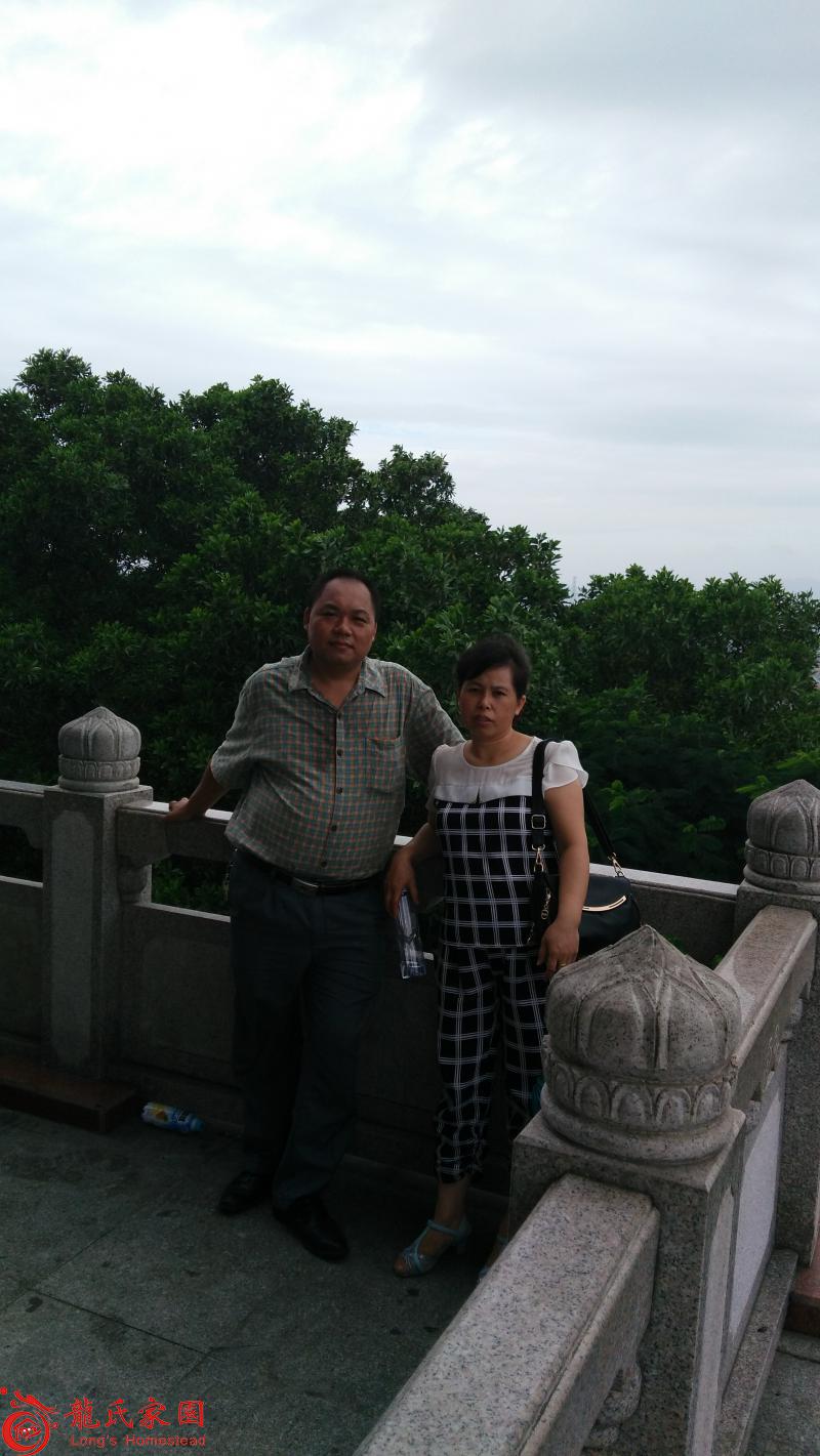 龙坤明
